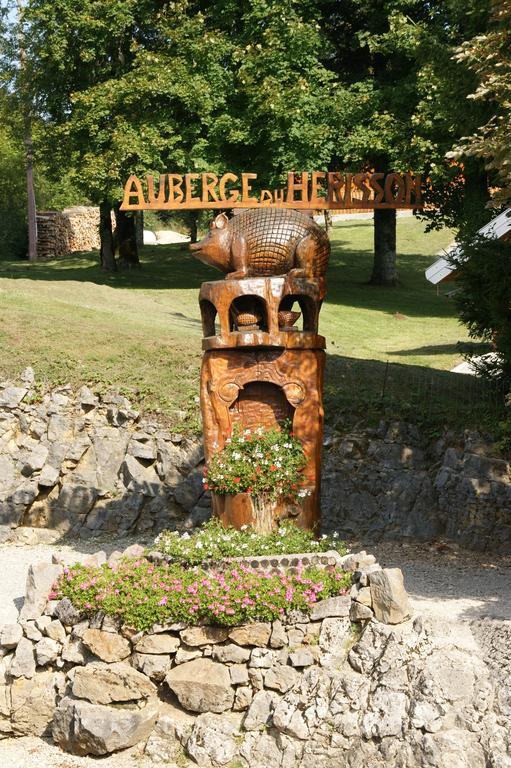 Auberge Du Herisson La Chaux-du-Dombief Bagian luar foto