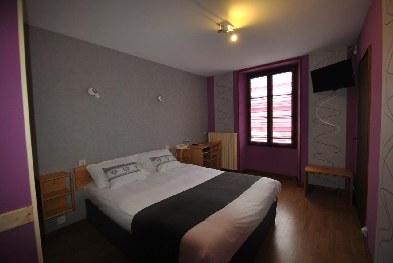 Auberge Du Herisson La Chaux-du-Dombief Bagian luar foto