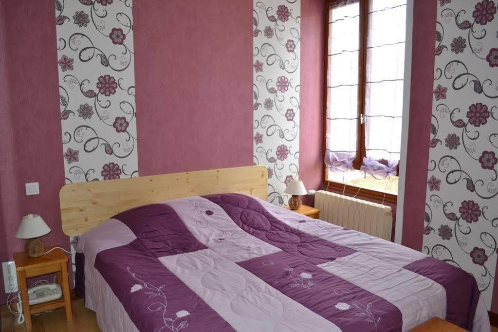 Auberge Du Herisson La Chaux-du-Dombief Bagian luar foto