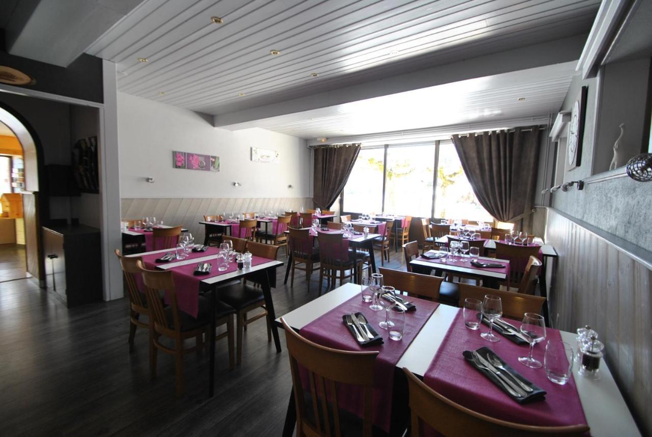 Auberge Du Herisson La Chaux-du-Dombief Bagian luar foto